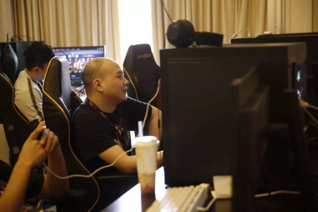 NIP 2-1 TT：TT痛失好局惨遭五连败 NIP韧性十足完成翻盘