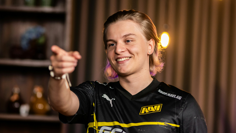 Team WE 教练：队伍现在遇到一些困难 每个人都会有自己的困难