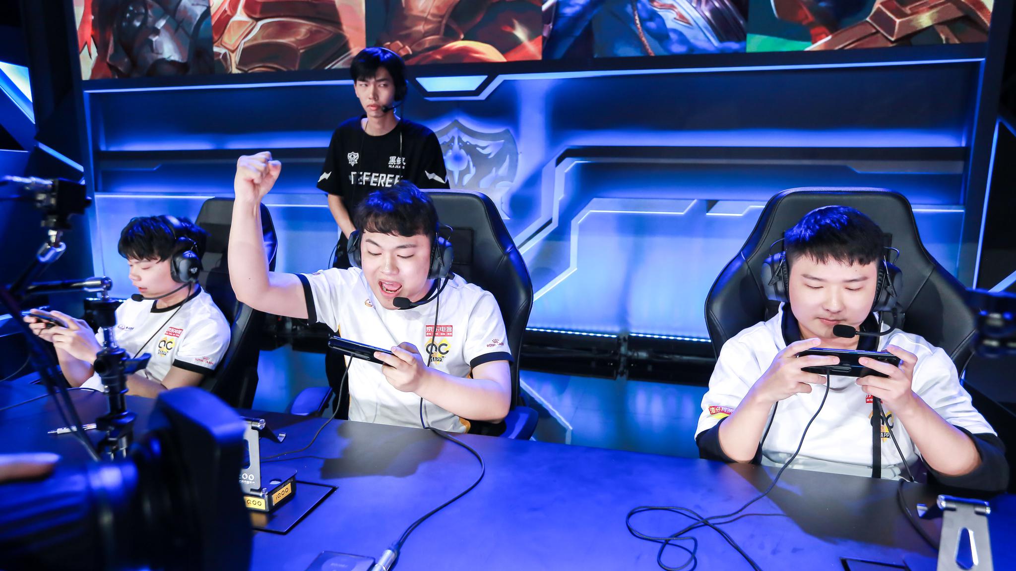 资讯抵御空投装甲车队 有史以来最激烈的攻防战