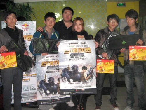 LNG官博分享季后赛西安日记：半决赛第二天选手教练对位训练！